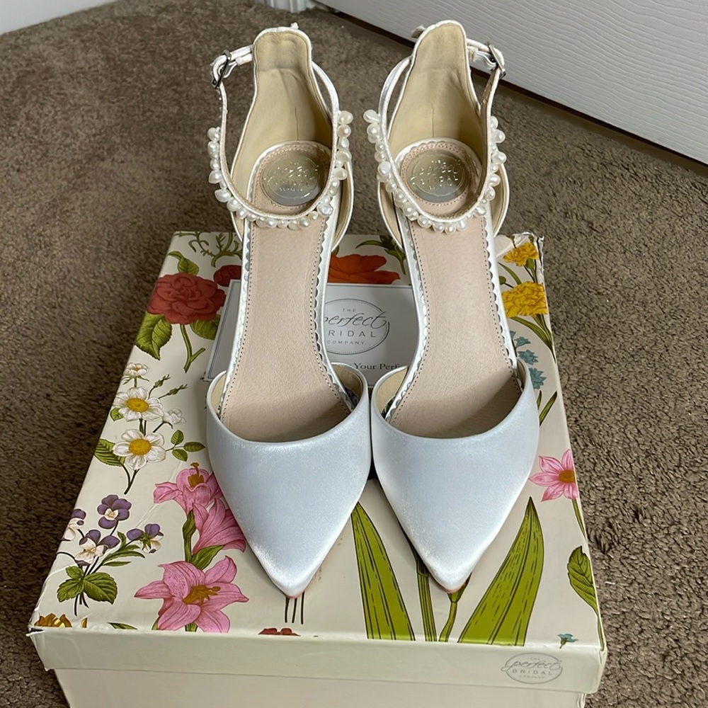 Ivory Satin Pump